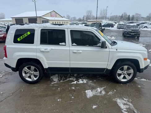 Used 2014 Jeep Patriot Latitude image 4