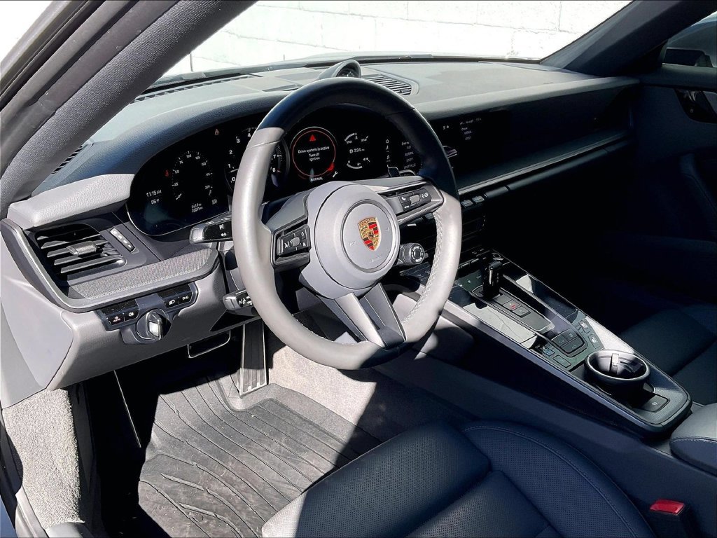 Certified 2021 Porsche 911 Carrera RWD image 4