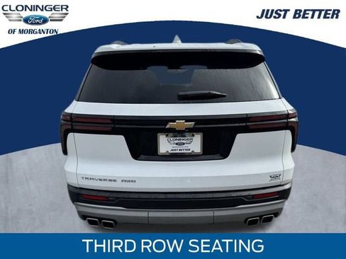 Used 2025 Chevrolet Traverse LT image 6
