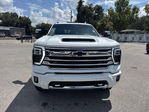 Used 2025 Chevrolet Silverado 3500 High Country w/ Technology Package AWD/4WD image 2