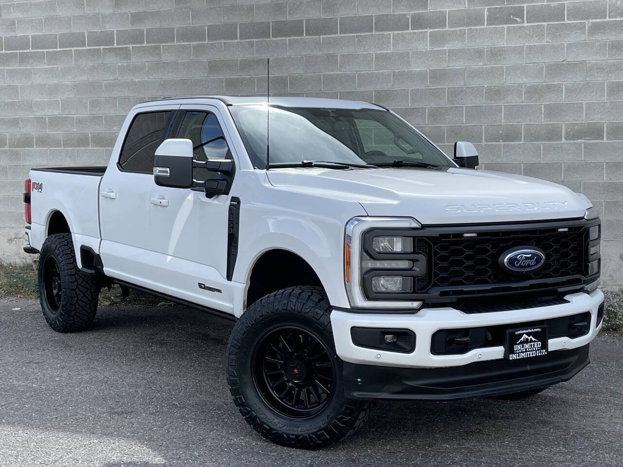 Used 2023 Ford F350 Lariat w/ Lariat Ultimate Package AWD/4WD image 24