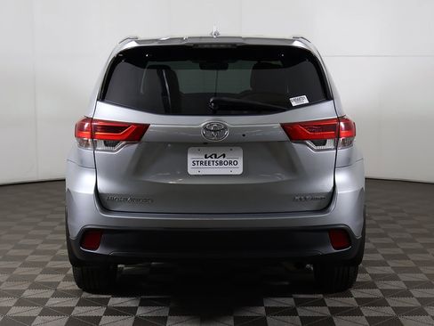 Used 2017 Toyota Highlander XLE image 14