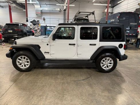 Used 2023 Jeep Wrangler Unlimited Sport AWD/4WD image 35