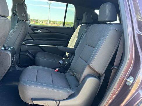 Used 2024 Chevrolet Traverse LT image 15