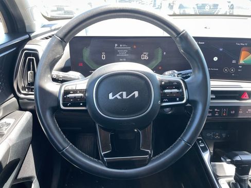 Certified 2025 Kia Sorento S w/ Panoramic Sunroof Package FWD image 12