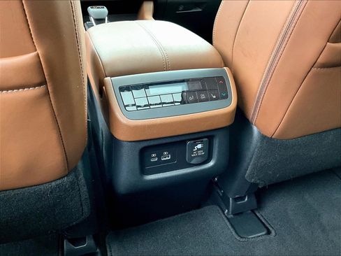 Certified 2025 Nissan Pathfinder Platinum w/ Cargo Package AWD/4WD image 10