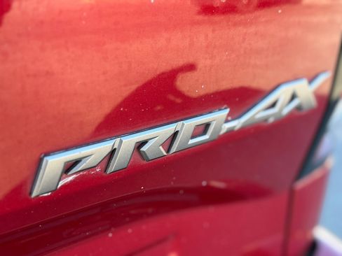 Used 2022 Nissan Frontier PRO-4X w/ Pro-4X Premium Package image 12