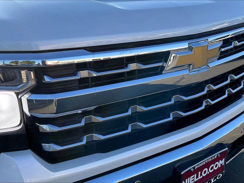 Used 2022 Chevrolet Silverado 1500 LTZ w/ LTZ Premium Package image 32