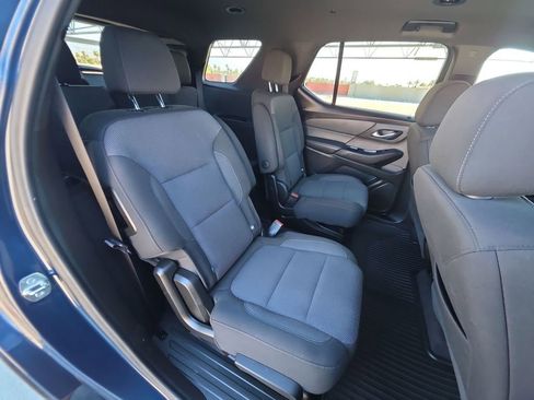 Used 2023 Chevrolet Traverse LT image 28