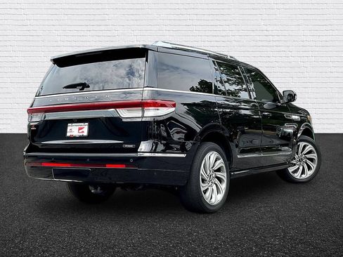 Used 2023 Lincoln Navigator Reserve RWD image 6