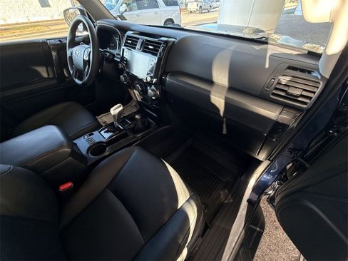 Used 2022 Toyota 4Runner TRD Off-Road Premium image 29