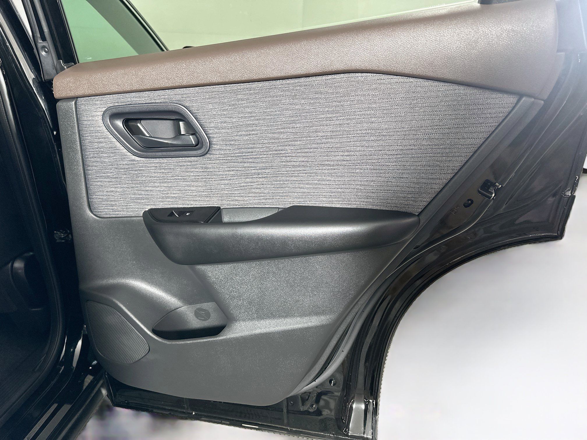Used 2023 Nissan Rogue S FWD image 29