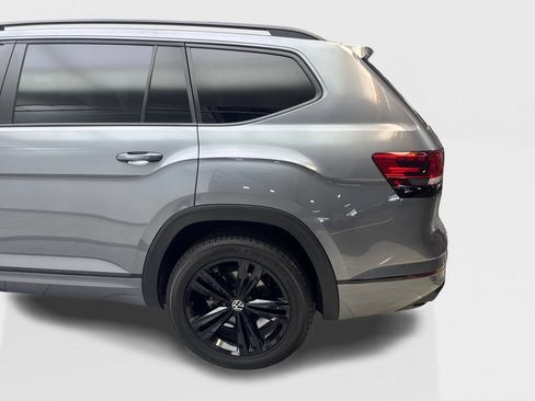 Used 2023 Volkswagen Atlas SEL R-Line AWD/4WD image 17