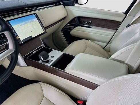 Used 2024 Land Rover Range Rover SE AWD/4WD image 22