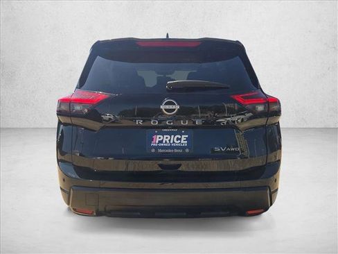 Used 2024 Nissan Rogue SV image 6