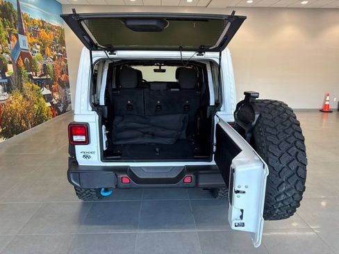 Used 2023 Jeep Wrangler Unlimited w/ Cold Weather Group AWD/4WD image 44