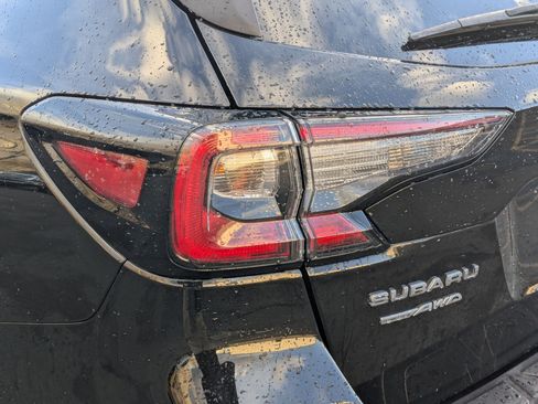 Used 2022 Subaru Outback Premium image 13