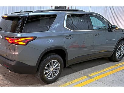 Used 2023 Chevrolet Traverse LT