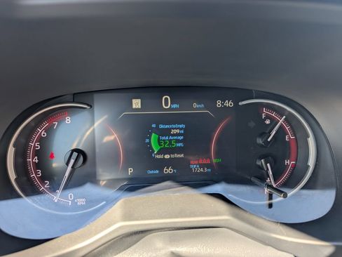 Used 2024 Toyota RAV4 XLE AWD/4WD image 27