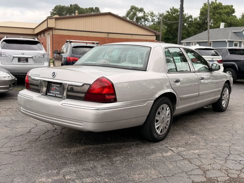 Used 2008 Mercury Grand Marquis GS RWD image 4