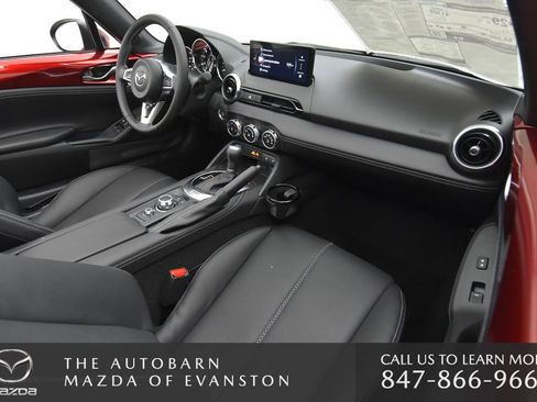 Used 2025 MAZDA MX-5 Miata RF Grand Touring RWD image 29