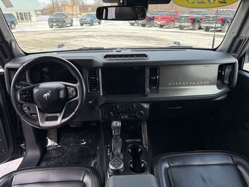 Used 2025 Ford Bronco Badlands image 17
