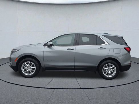 Used 2024 Chevrolet Equinox LT image 2