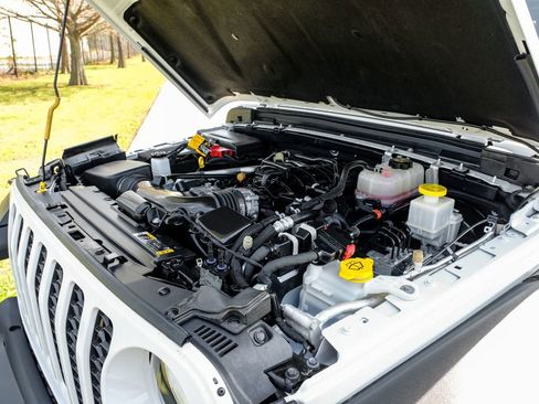 Used 2023 Jeep Gladiator Sport AWD/4WD image 53