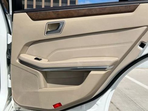 Used 2015 Mercedes-Benz E 350 4MATIC Sedan image 66