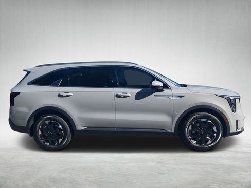 New 2026 Kia Sorento S image 2