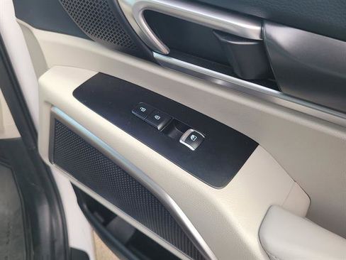 Used 2025 Kia Telluride S image 61