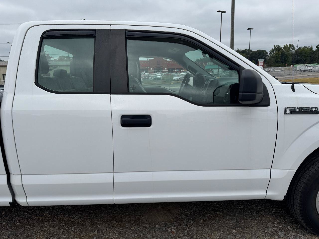 Used 2017 Ford F150 XL w/ Equipment Group 101A Mid RWD image 10