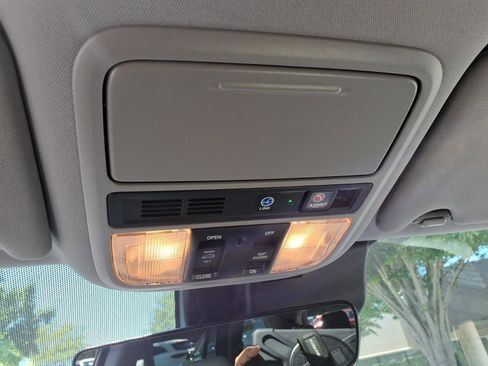 Used 2019 Honda Pilot Touring image 34