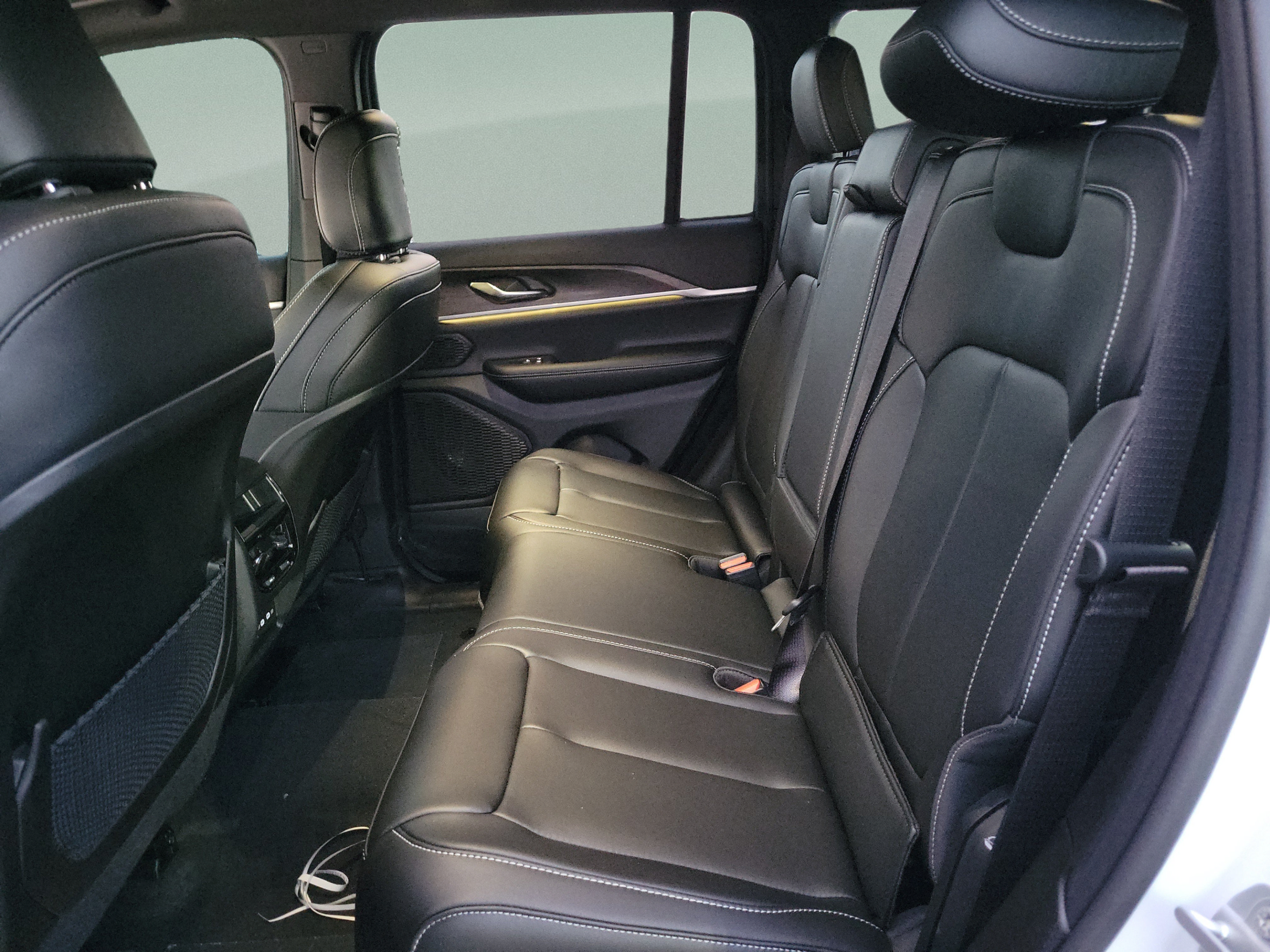 New 2027 Jeep Grand Cherokee Limited w/ Limited Altitude Package RWD image 6