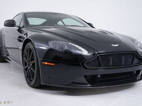 Used 2015 Aston Martin V12 Vantage S RWD image 18