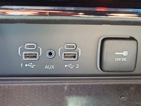 Used 2023 Jeep Grand Cherokee Overland w/ Luxury Tech Group IV image 28