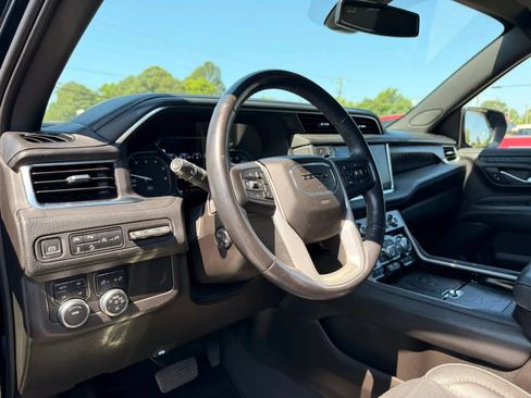 Used 2021 GMC Yukon Denali AWD/4WD image 10