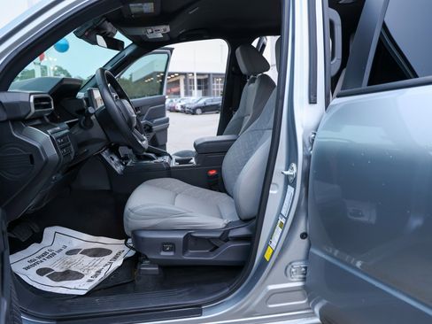 Certified 2025 Toyota Tacoma SR5 image 30