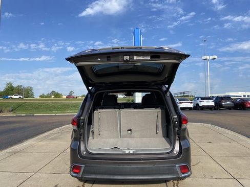 Used 2017 Toyota Highlander Limited Platinum AWD/4WD image 26