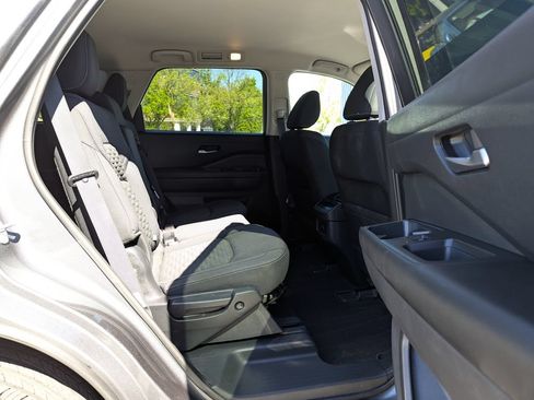 Used 2022 Nissan Pathfinder S AWD/4WD image 34