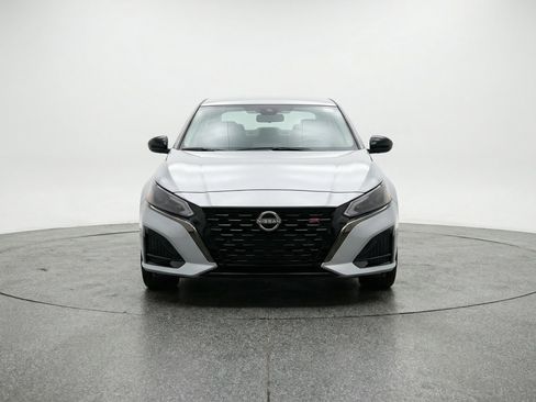 Used 2025 Nissan Altima 2.5 SR FWD image 2