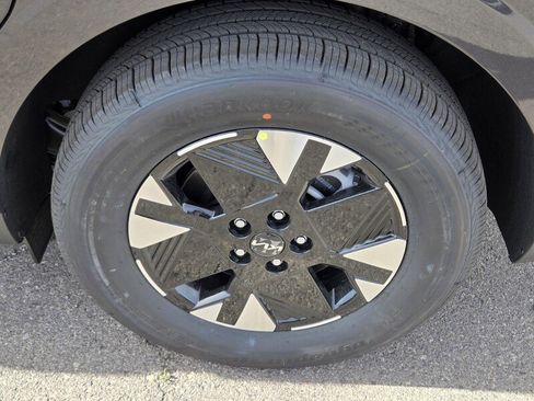 New 2026 Kia Carnival LXS image 5