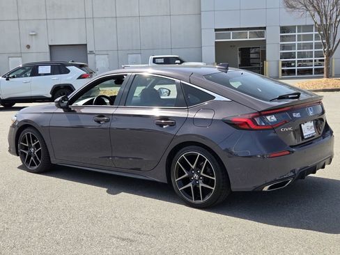 Used 2023 Honda Civic Sport Touring image 3