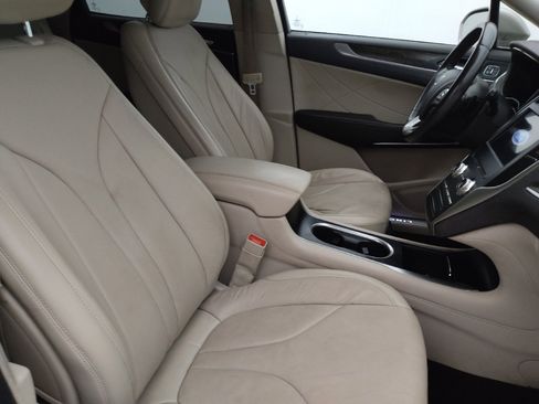 Used 2019 Lincoln MKC Reserve FWD image 21