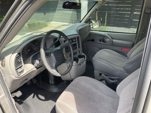 Used 2003 Chevrolet Astro image 13