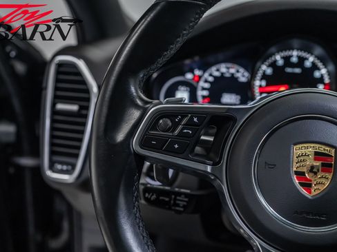 Used 2022 Porsche Cayenne S image 29