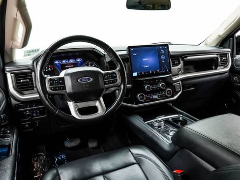 Used 2024 Ford Expedition XLT AWD/4WD image 5