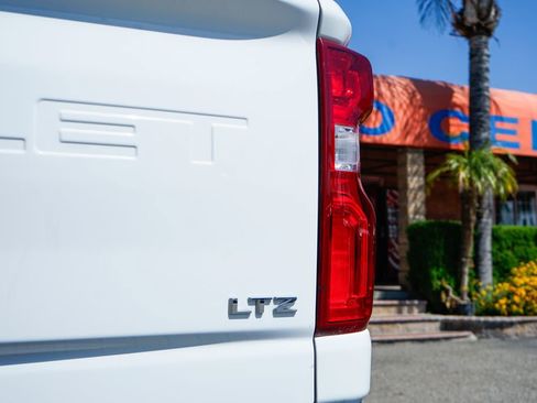 Used 2022 Chevrolet Silverado 2500 LTZ w/ LTZ Plus Package image 54