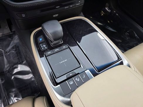 Used 2021 Lexus LS 500 AWD w/ Interior Upgrade Package image 24