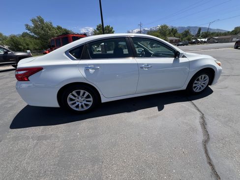 Used 2017 Nissan Altima 2.5 S FWD image 5
